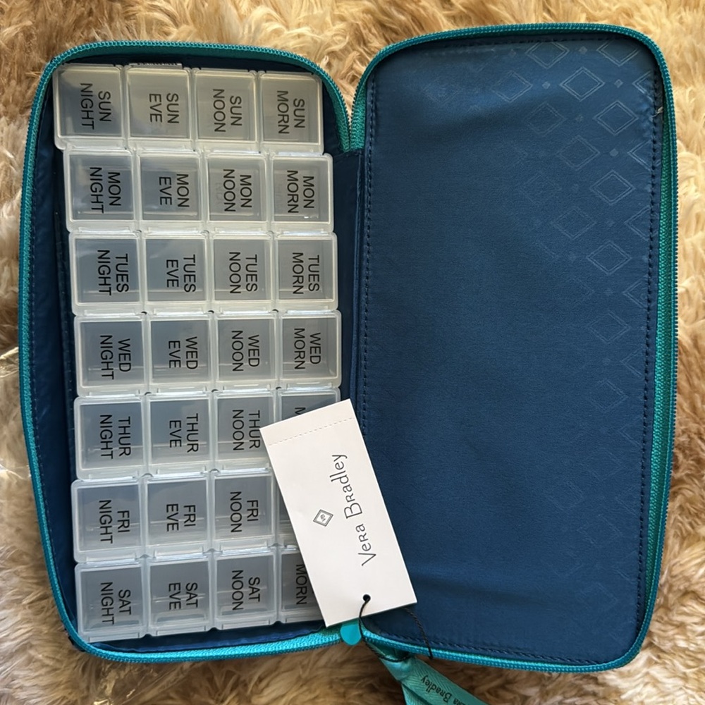 Vera Bradley medication travel case peacock 🦚 nwt - Picture 3 of 8